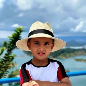 Meet your Posher, Carlos fernando